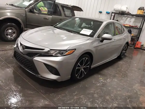4T1B11HKXKU176689 2019 TOYOTA CAMRY - Image 2