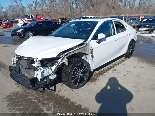 4T1B11HKXKU177471 2019 TOYOTA CAMRY - Image 2
