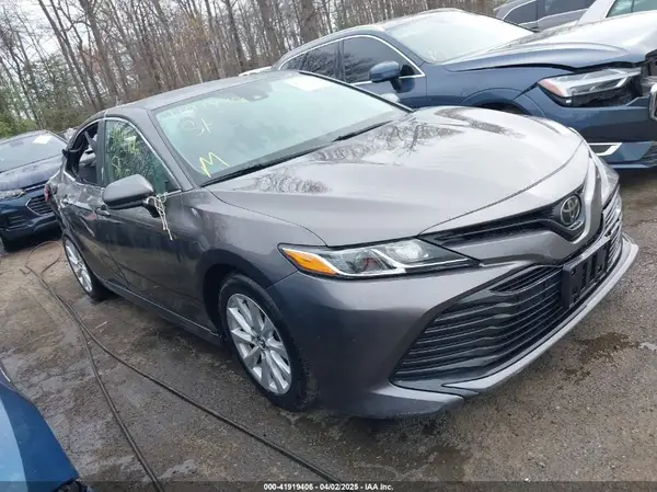 4T1B11HKXKU180922 2019 TOYOTA CAMRY - Image 1