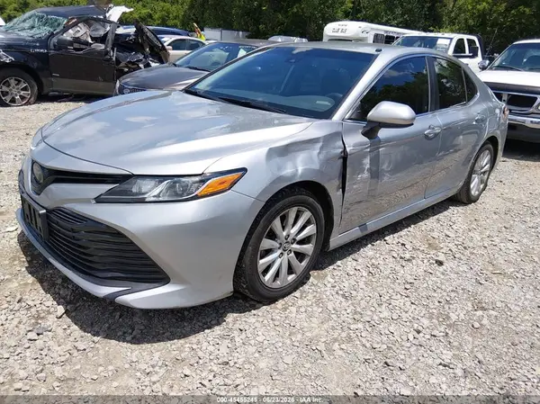 4T1B11HKXKU183318 2019 TOYOTA CAMRY - Image 2