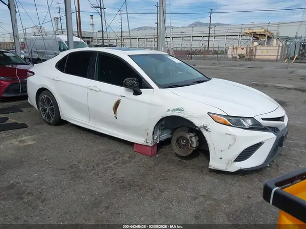 4T1B11HKXKU184405 2019 TOYOTA CAMRY - Image 1