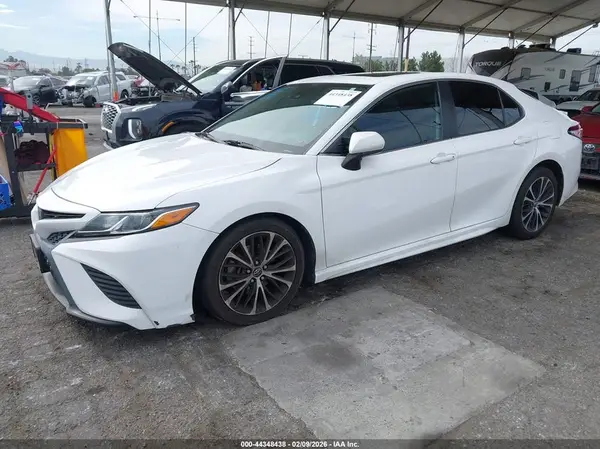 4T1B11HKXKU184405 2019 TOYOTA CAMRY - Image 2