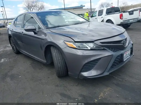 4T1B11HKXKU184825 2019 TOYOTA CAMRY - Image 1