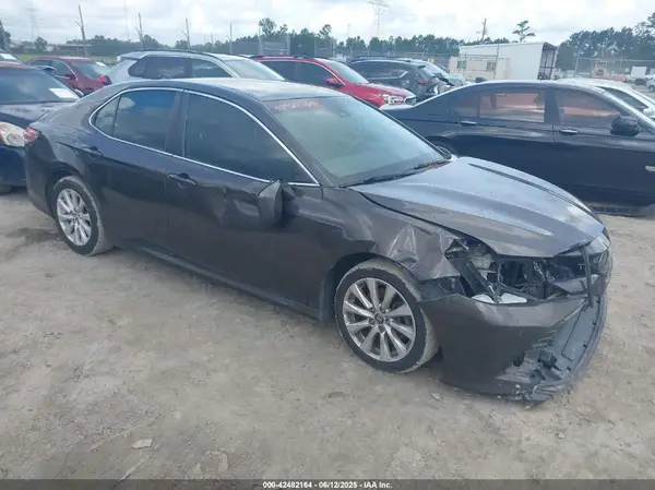4T1B11HKXKU189510 2019 TOYOTA CAMRY - Image 1