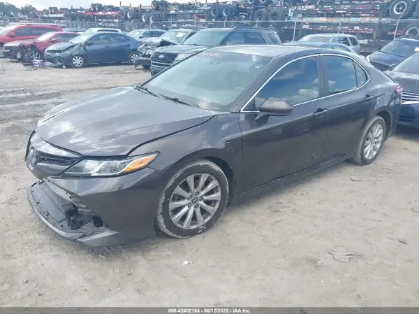 4T1B11HKXKU189510 2019 TOYOTA CAMRY - Image 2