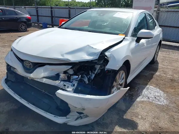 4T1B11HKXKU195209 2019 TOYOTA CAMRY - Image 2