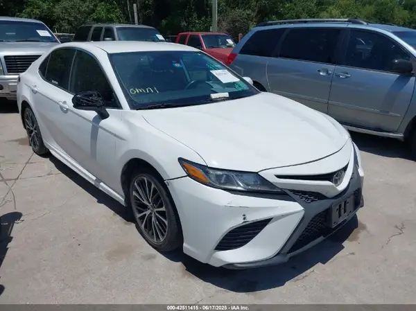 4T1B11HKXKU204474 2019 TOYOTA CAMRY - Image 1