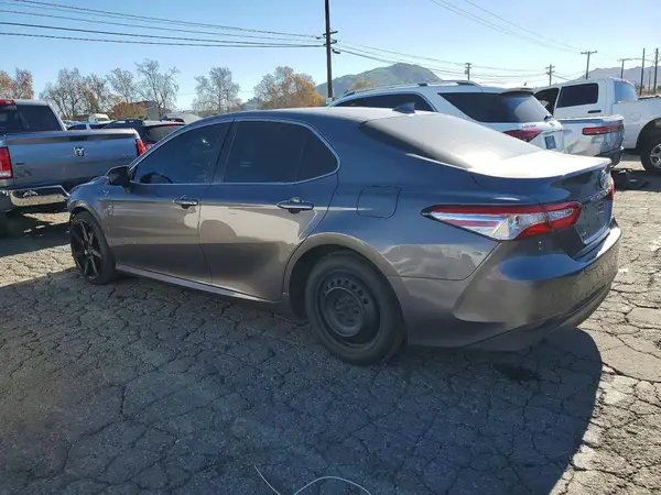 4T1B11HKXKU206810 2019 TOYOTA CAMRY - Image 2