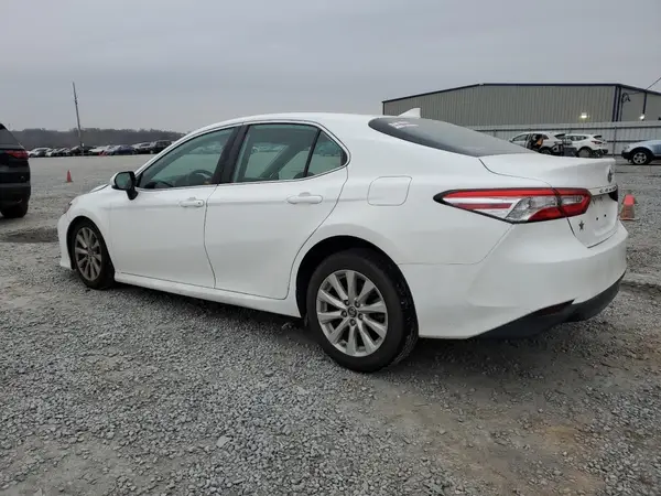 4T1B11HKXKU207259 2019 TOYOTA CAMRY - Image 2