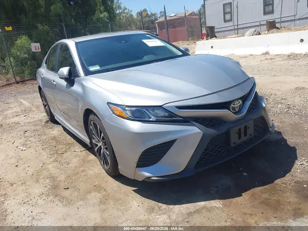 4T1B11HKXKU209576 2019 TOYOTA CAMRY - Image 1