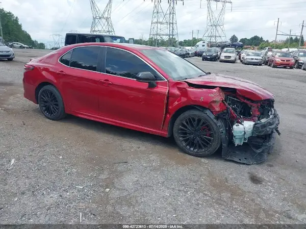 4T1B11HKXKU210582 2019 TOYOTA CAMRY - Image 1