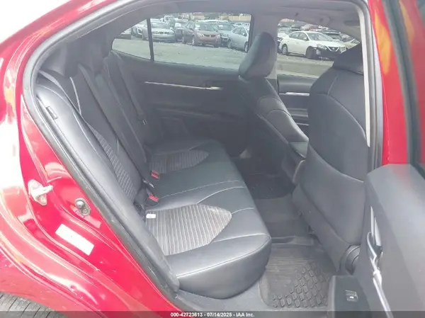4T1B11HKXKU210582 2019 TOYOTA CAMRY - Image 8