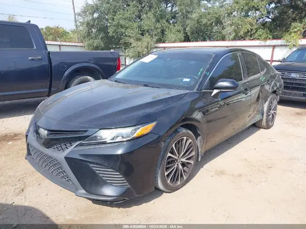 4T1B11HKXKU212963 2019 TOYOTA CAMRY - Image 2