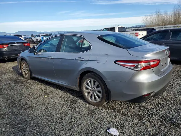 4T1B11HKXKU213823 2019 TOYOTA CAMRY - Image 2
