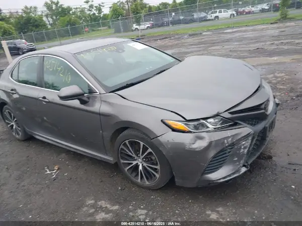 4T1B11HKXKU235174 2019 TOYOTA CAMRY - Image 1