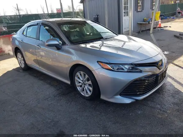 4T1B11HKXKU236809 2019 TOYOTA CAMRY - Image 1