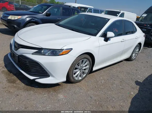 4T1B11HKXKU236843 2019 TOYOTA CAMRY - Image 2