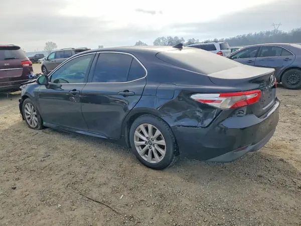 4T1B11HKXKU239757 2019 TOYOTA CAMRY - Image 2