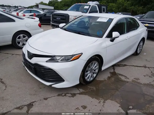 4T1B11HKXKU242612 2019 TOYOTA CAMRY - Image 2