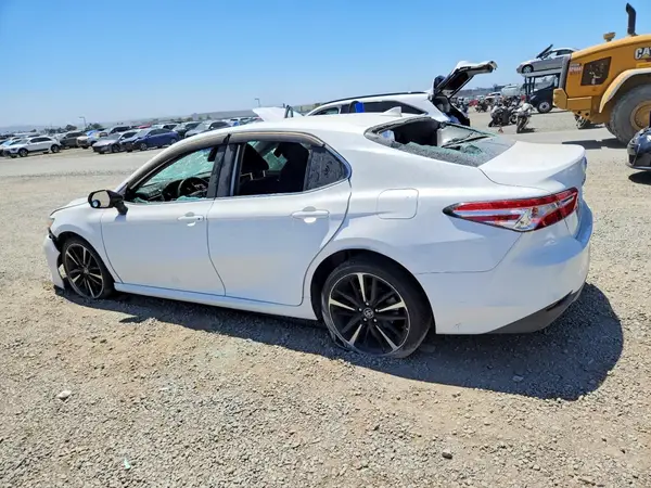 4T1B11HKXKU243193 2019 TOYOTA CAMRY - Image 2