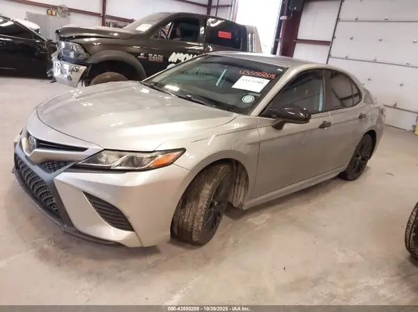 4T1B11HKXKU243257 2019 TOYOTA CAMRY - Image 2
