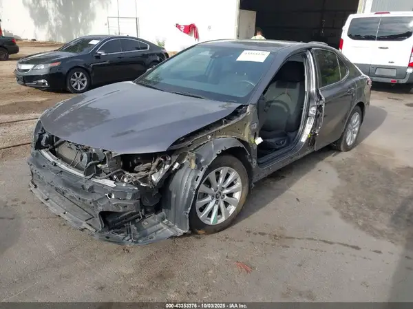 4T1B11HKXKU244585 2019 TOYOTA CAMRY - Image 2