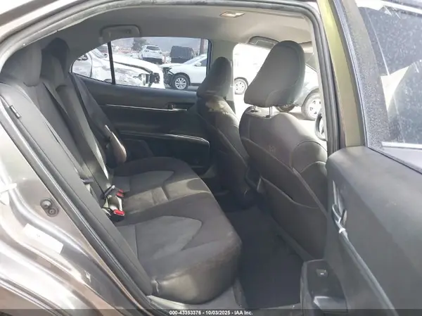 4T1B11HKXKU244585 2019 TOYOTA CAMRY - Image 8
