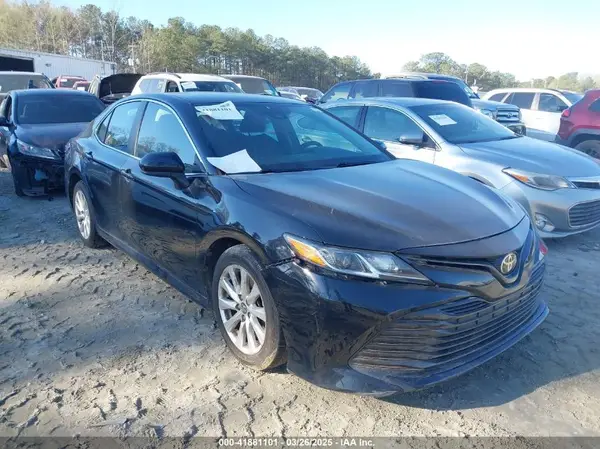 4T1B11HKXKU246756 2019 TOYOTA CAMRY - Image 1