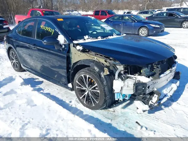 4T1B11HKXKU247258 2019 TOYOTA CAMRY - Image 1