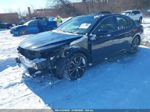 4T1B11HKXKU247258 2019 TOYOTA CAMRY - Image 2