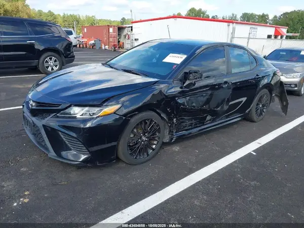 4T1B11HKXKU256333 2019 TOYOTA CAMRY - Image 2