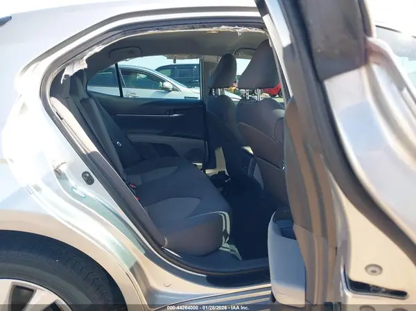 4T1B11HKXKU256820 2019 TOYOTA CAMRY - Image 8