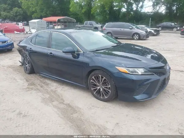 4T1B11HKXKU257059 2019 TOYOTA CAMRY - Image 1