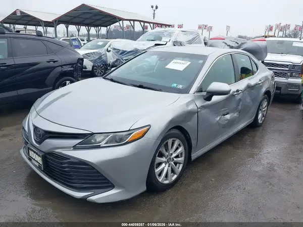 4T1B11HKXKU258566 2019 TOYOTA CAMRY - Image 2