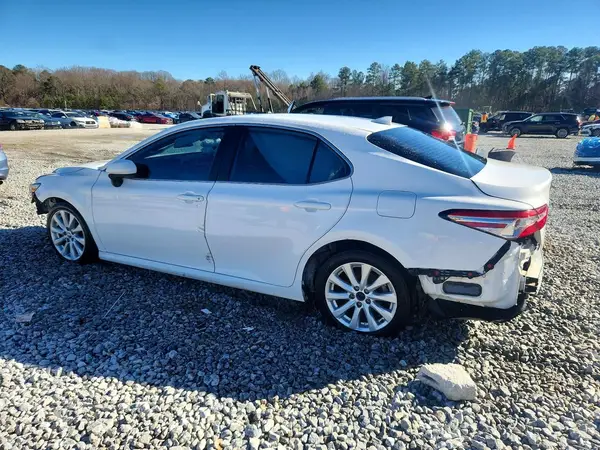 4T1B11HKXKU259166 2019 TOYOTA CAMRY - Image 2