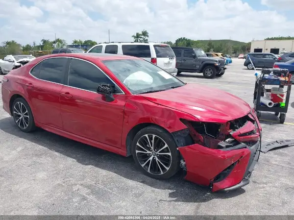4T1B11HKXKU259202 2019 TOYOTA CAMRY - Image 1