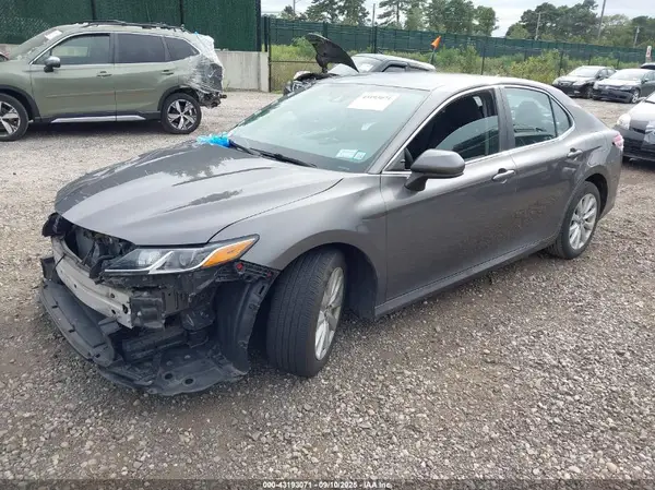 4T1B11HKXKU260141 2019 TOYOTA CAMRY - Image 2
