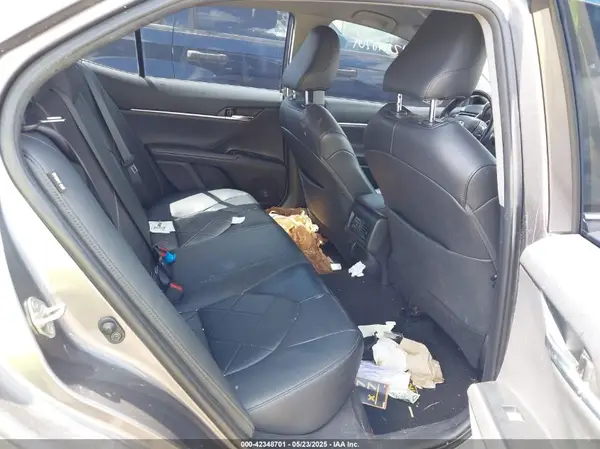 4T1B11HKXKU261063 2019 TOYOTA CAMRY - Image 8