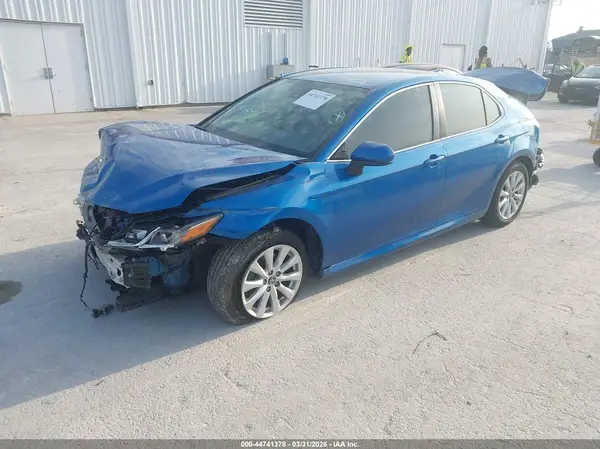 4T1B11HKXKU263380 2019 TOYOTA CAMRY - Image 2