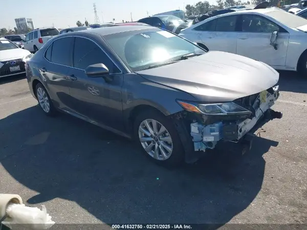 4T1B11HKXKU264335 2019 TOYOTA CAMRY - Image 1