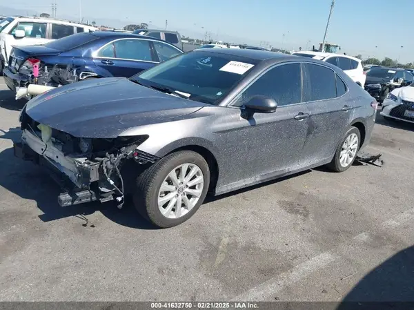 4T1B11HKXKU264335 2019 TOYOTA CAMRY - Image 2