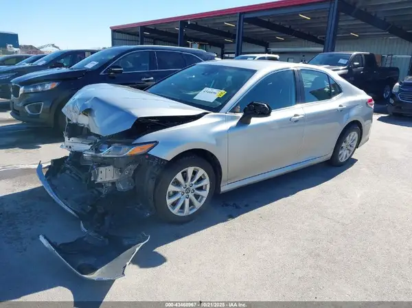 4T1B11HKXKU265825 2019 TOYOTA CAMRY - Image 2