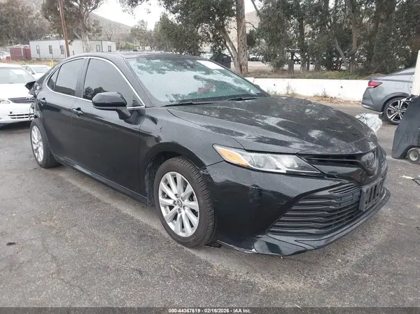 4T1B11HKXKU267686 2019 TOYOTA CAMRY - Image 1