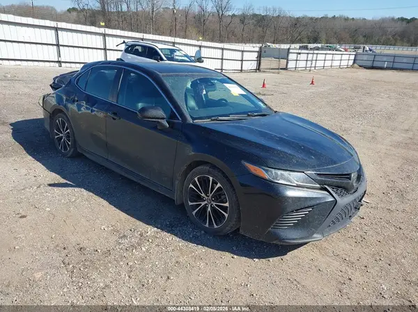 4T1B11HKXKU279398 2019 TOYOTA CAMRY - Image 1