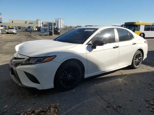 4T1B11HKXKU279644 2019 TOYOTA CAMRY - Image 1