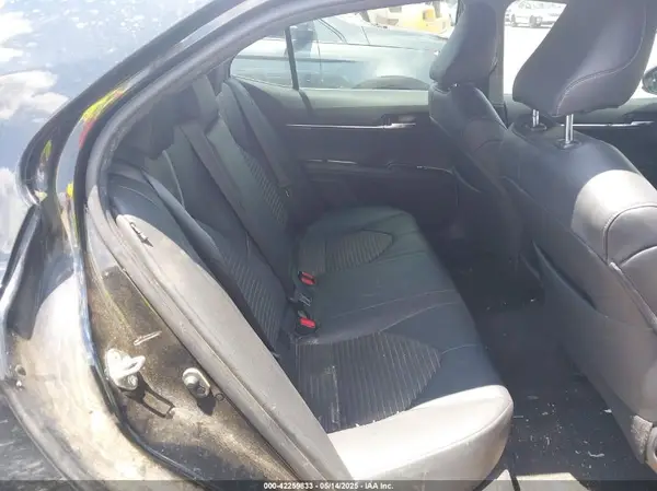 4T1B11HKXKU282043 2019 TOYOTA CAMRY - Image 8