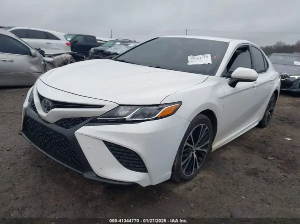 4T1B11HKXKU282883 2019 TOYOTA CAMRY - Image 2