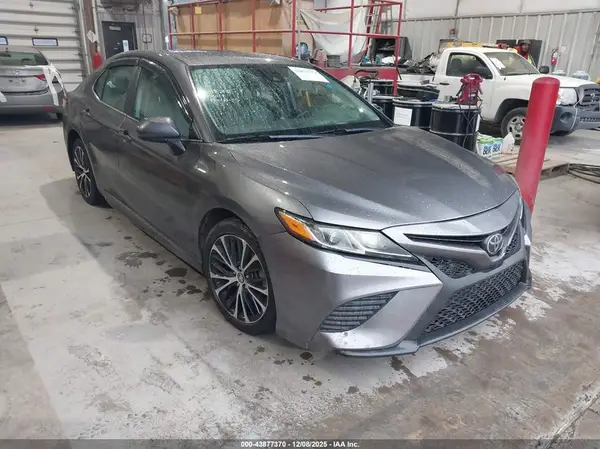 4T1B11HKXKU293768 2019 TOYOTA CAMRY - Image 1