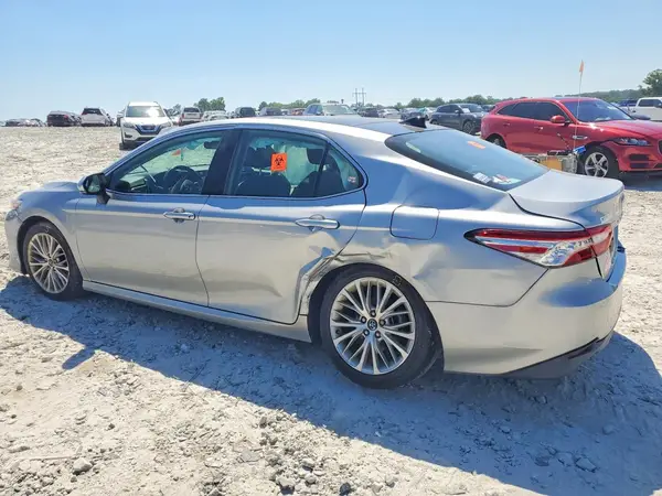 4T1B11HKXKU298260 2019 TOYOTA CAMRY - Image 2