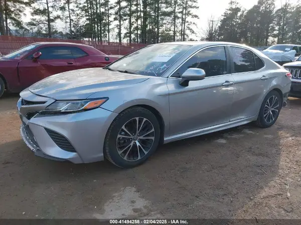 4T1B11HKXKU678943 2019 TOYOTA CAMRY - Image 2